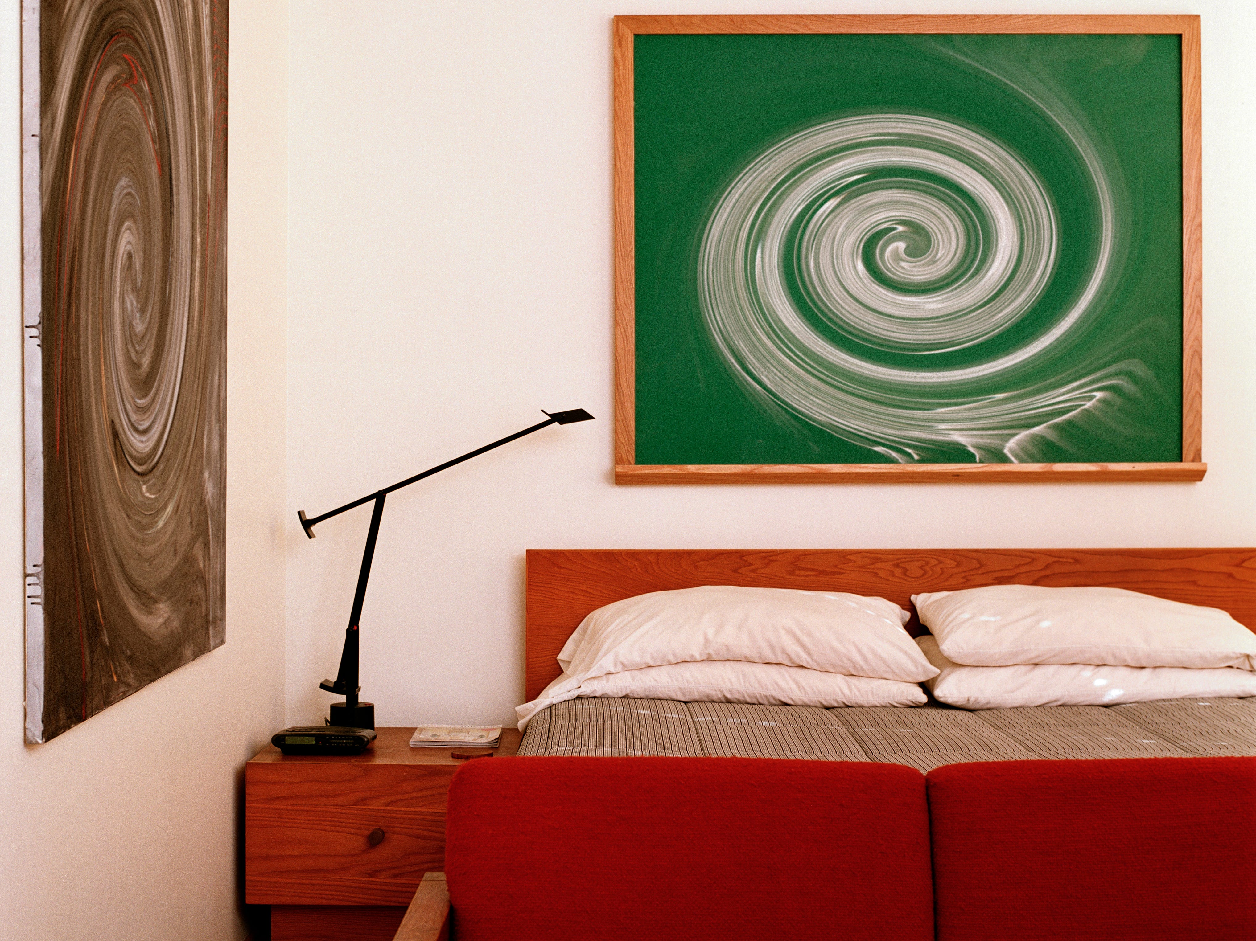 Bedroom Wall Decor Ideas: 6 Creative Ways to Decorate
